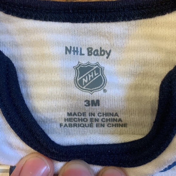 Set of 2 Winnipeg Jet Short sleeve Bodysuit - Picture 2 of 2